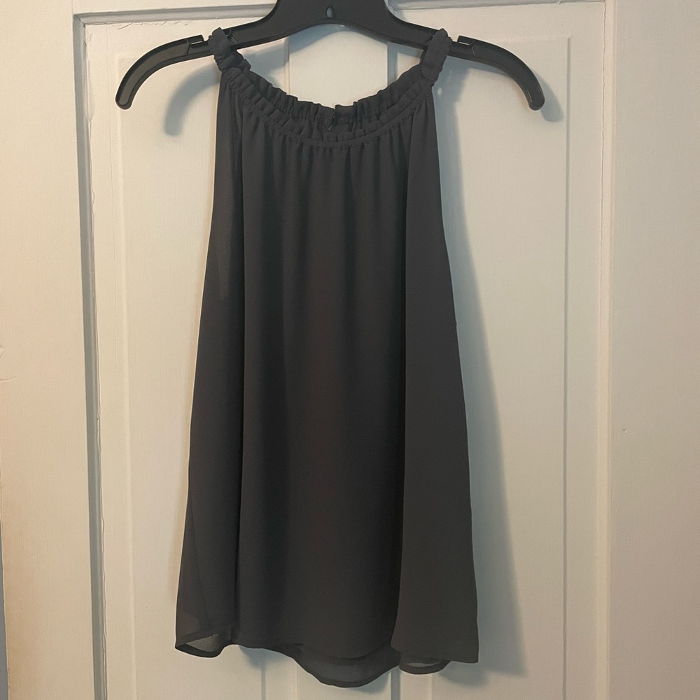 DL sleeveless gray blouse